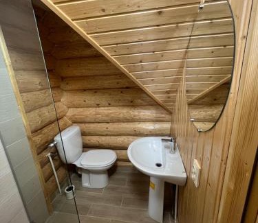 Leordina House | Unforgettable Stay at Pensiunea Casa Cătanelor with Spa & Dining
