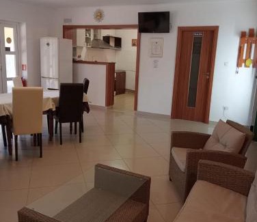 Izvoru House | Pensiunea Casa Ghica: Guest Rated 10/10 with Family Amenities