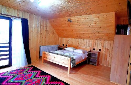 Breb House | Experience Casa Petran: Top-Rated Pet-Friendly Retreat