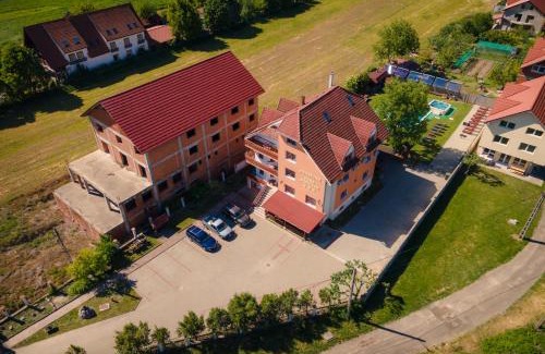 Baile Unu Mai House | Discover Pensiunea Casa Porojan: Oceanfront Family Retreat