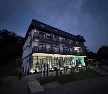 Dubova House | Pensiunea Ciucar Dubova