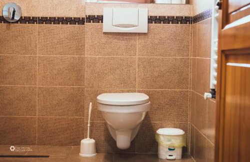Sauca Hotel | Discover Pensiunea Colt de Rai Cean - Ideal for Families & Pets