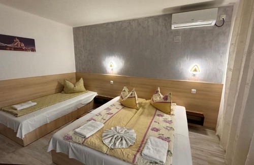 Baile Felix House | Budget-Friendly Retreat at Pensiunea Cory with Kitchen