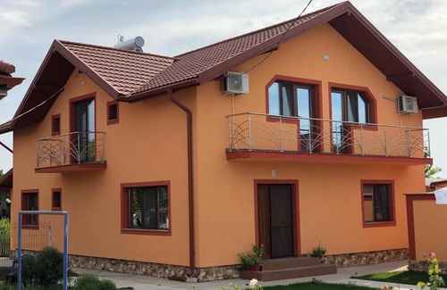 Corbu House | Cozy Pensiunea Cosmin: Ocean View & Family-Friendly Retreat