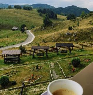 Fundata House | Top-Rated Pensiunea Crai Nou: Family-Friendly Escape