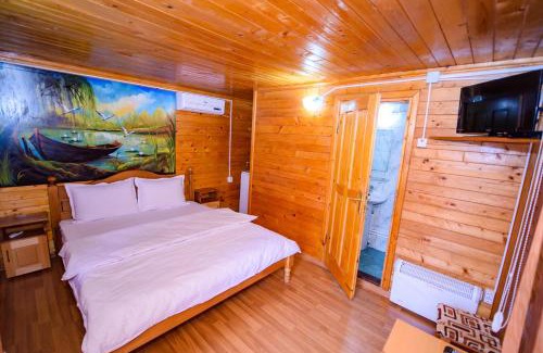 Murighiol Cabin | Pet-Friendly Pensiunea Cristian with Oceanfront Views