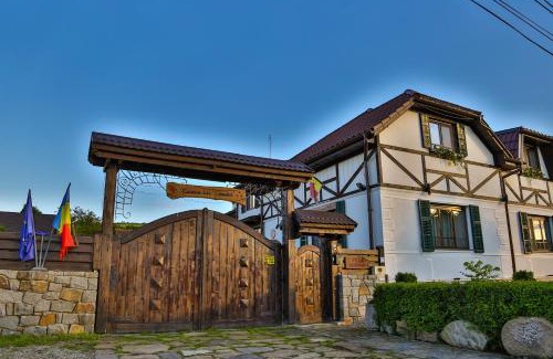 Simionesti House | Exceptional Stay at Pensiunea Curtea lui Toader, 4-Star Comfort