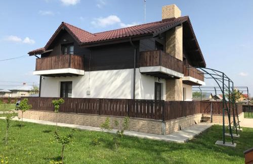 Zvoristea House | Guest Rated 10/10: Pensiunea Dany - Crys with Kitchen & Breakfast