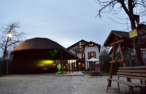 Valenii de Munte House | Discover Pensiunea Dely_Cios: Family-Friendly Getaway