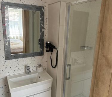 Moieciu House | Unforgettable Stay at Pensiunea Denisa Stoian - Rated 10/10