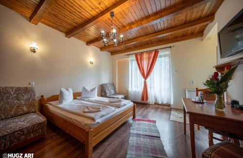 Baile Tusnad House | Discover Pensiunea Flora: Guest Rated 9/10 with Pool Access