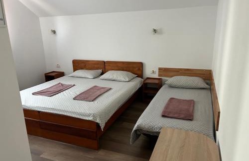 Apahida House | Discover Giulia Home: Top-Rated with Family-Friendly Amenities