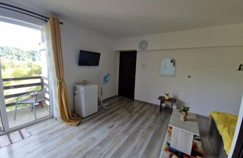 Moieciu House | Cozy Guest Houses in Braşov, Romania - Child Friendly Stays