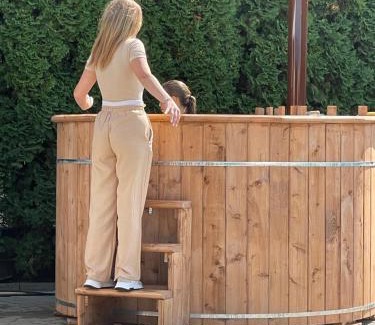 Sangeorz-Bai House | Pet-Friendly Retreat at Pensiunea Hyperion Cormaia
