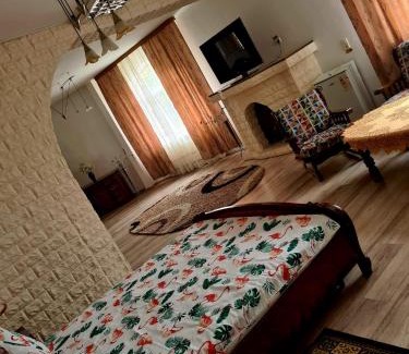 Calea Sever Bocu House | Pet-Friendly Pensiunea King with Hot Tub & High Ratings