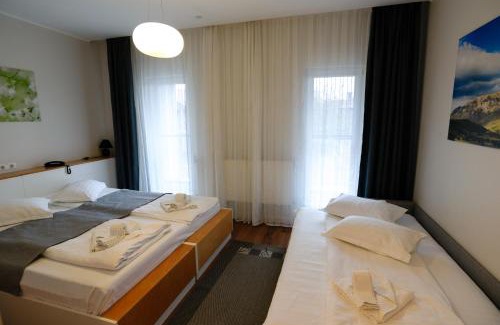 Cimpia Turzii House | Book Your Stay at Pensiunea La Broscuta with Pool & Ocean View