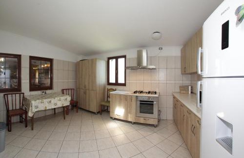 Simbata de Sus House | Unforgettable Stay at Pensiunea la Nise - Family Friendly