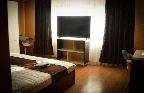 Vulcan House | Top-Rated Pensiunea La Rogo: Family-Friendly Retreat