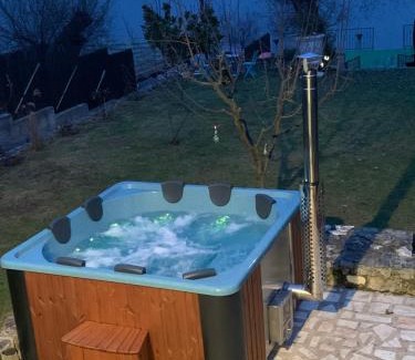 Teliucu Inferior Villa | Pensiunea La Rose-lângă lac cu ponton