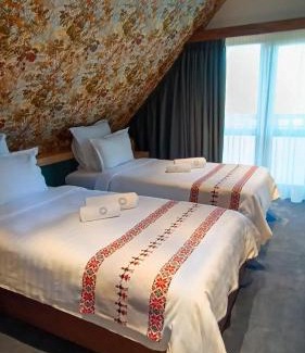 Gura Raului House | Family-Friendly Retreat at Pensiunea La Vâltoare