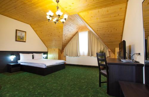Ernei House | Discover Pensiunea Laci Csarda Ernei: 4-Star Family Retreat
