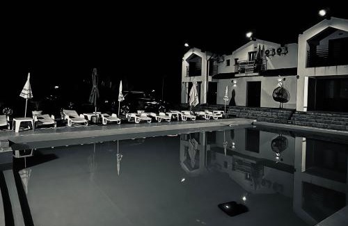 Valea Nucarilor House | Discover Pensiunea Maria: Oceanfront Retreat with Pool