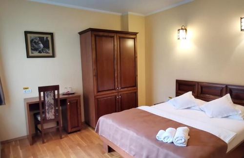 Arad House | Family-Friendly Retreat at Pensiunea Nimbus - Rated 9.7/10