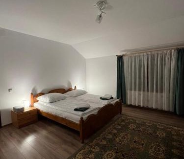 Bughea de Jos Villa | Discover Pensiunea Poiana Luminoasă: Pool & Spa Retreat