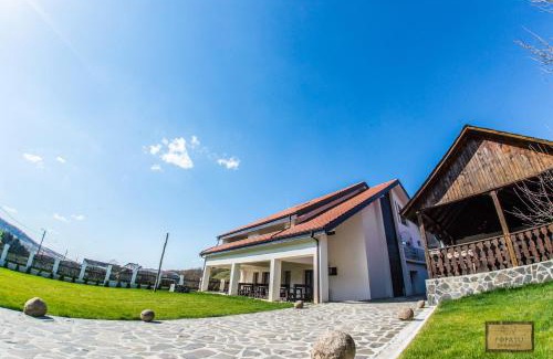 Suciu de Sus House | Oceanfront Escape at Pensiunea Popasu - Rated 9.2/10!