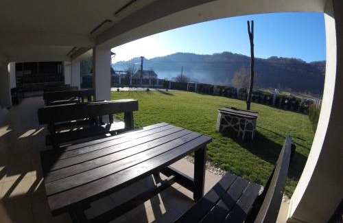 Suciu de Sus House | Oceanfront Escape at Pensiunea Popasu - Rated 9.2/10!