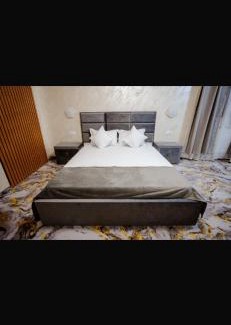 Rosiorii de Vede House | Prestige Pensiunea: Family-Friendly Stay with Top Ratings