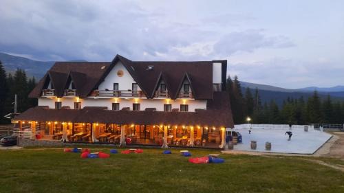 Ranca House | Discover Pensiunea Rancaski: 4-Star Family-Friendly Retreat