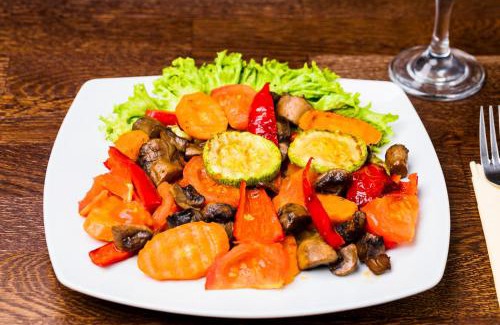 Eremitu House | Discover Pensiunea Restaurant Vándor: Pet-Friendly Retreat