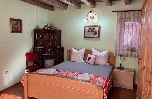 Crit House | Oceanfront Pensiunea Rozalia: Family-Friendly Retreat Awaits
