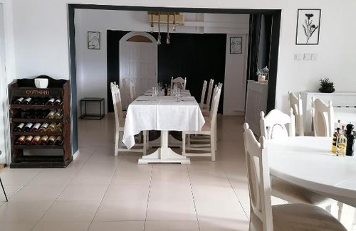 Bocsa House | Exceptional Stay at Pensiunea Stejarul with Pool & Breakfast