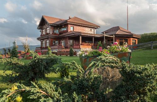 Gura Raului House | Discover Pensiunea Turistică Vălari: 4-Star Family Retreat