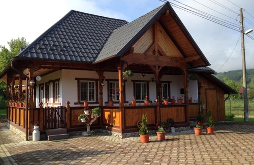 Salistea de Sus House | Unforgettable Stays at Pensiunea Turlas Maria - 10/10 Rated