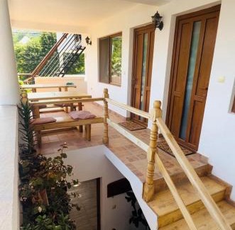 Bodesti House | Guest Rated 9.7 – Pensiunea Valu: Pet-Friendly Retreat