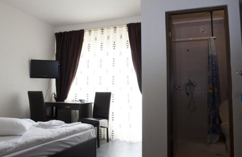 Floresti House | Budget-Friendly Stay at Pensiunea Vidcom with Family Amenities