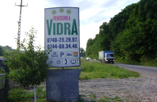 Hidiselu de Sus House | Pet-Friendly Pensiunea Vidra with Kitchen & Hot Tub