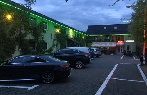 Corunca Hotel | Discover Vila Chesa: Pet-Friendly Retreat with Great Amenities