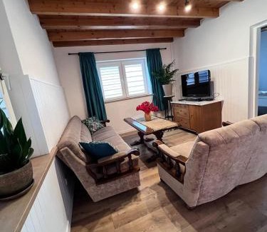 Mikolajki House | Pensjonacik Krystyna: Guest Rated 9.6 with Oceanfront Bliss