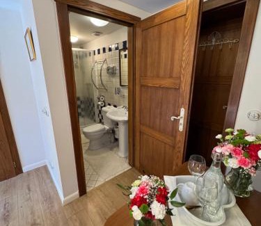 Miedzygorze House | Discover Comfort at Pensjonat Alpejski Dwór with Hot Tub