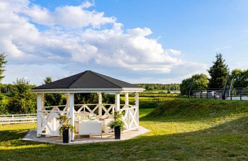 gmina Lipiany Resort | Pet-Friendly Retreat at Pensjonat Zielone Wzgórze - 9/10 Rating