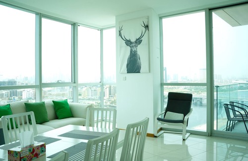 Dubai Festival City Apartment | Elegant Penthouse with Pool and Child-Friendly Amenities