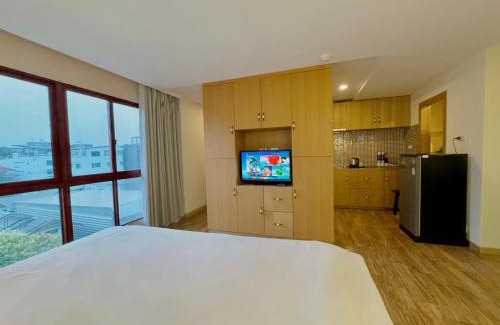 Khlong Toei Apartment | Family-Friendly Stay at PENTAFIELD CITY RESIDENCE