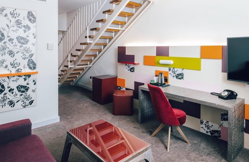 Wiesbaden Hotel | Eco-Friendly Pentahotel Wiesbaden with Pool & Restaurant