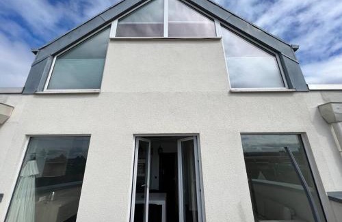 Dueren Apartment | Stunning Penthaus-Traum in Düren: Child-Friendly Retreat