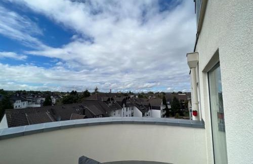 Dueren Apartment | Stunning Penthaus-Traum in Düren: Child-Friendly Retreat