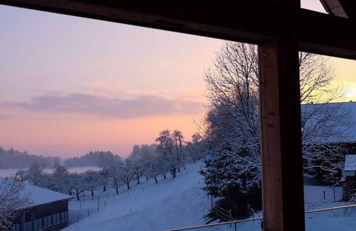 Neuravensburg Apartment | Cozy Penthaus at Trautesheim Ferienwohnungen Awaits You